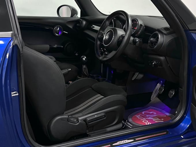 2025 Mini Hatch