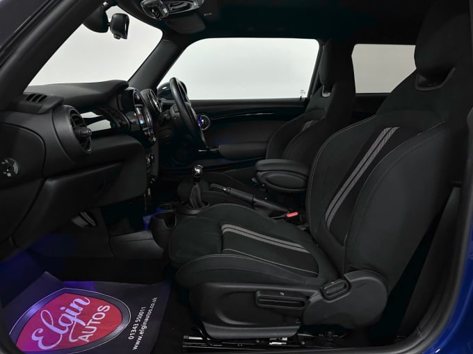 2025 Mini Hatch