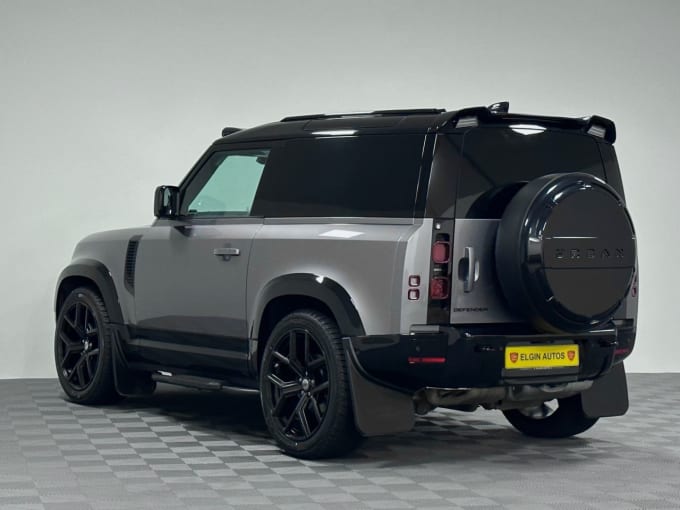 2025 Land Rover Defender 90