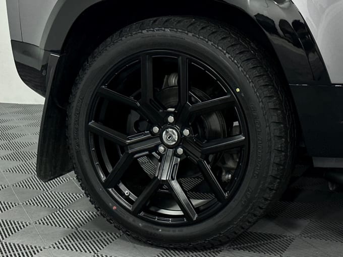 2025 Land Rover Defender 90