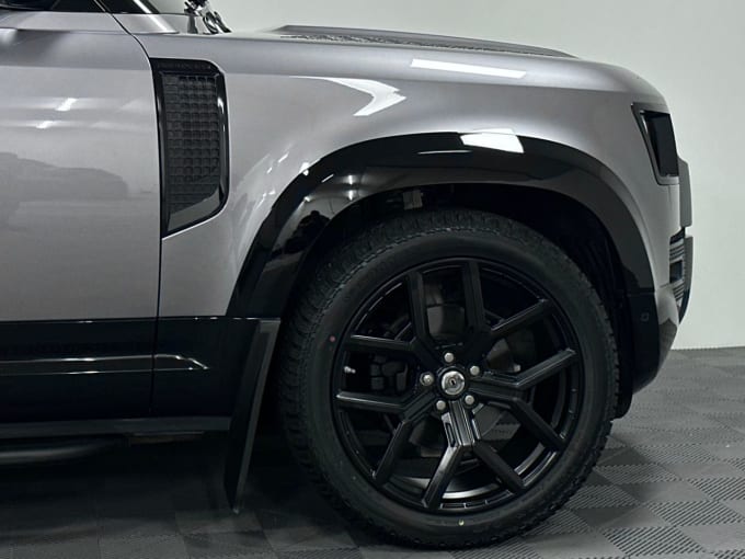 2025 Land Rover Defender 90