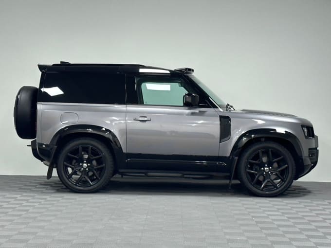 2025 Land Rover Defender 90