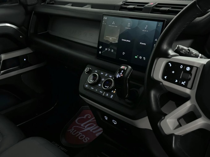 2025 Land Rover Defender 90