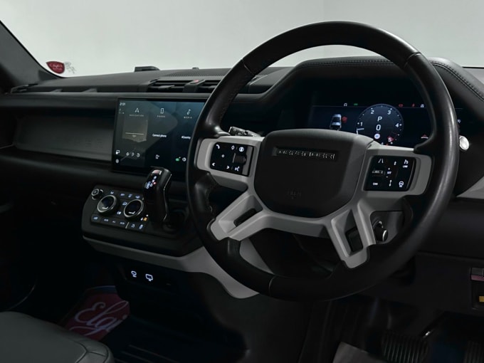 2025 Land Rover Defender 90