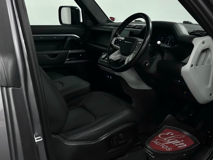 2025 Land Rover Defender 90