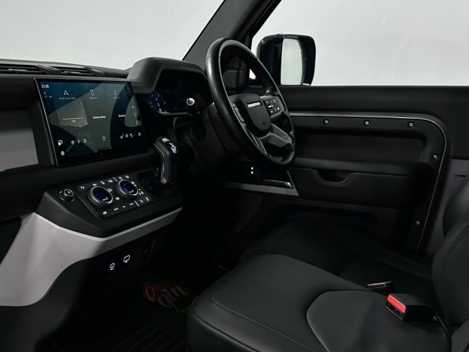 2025 Land Rover Defender 90