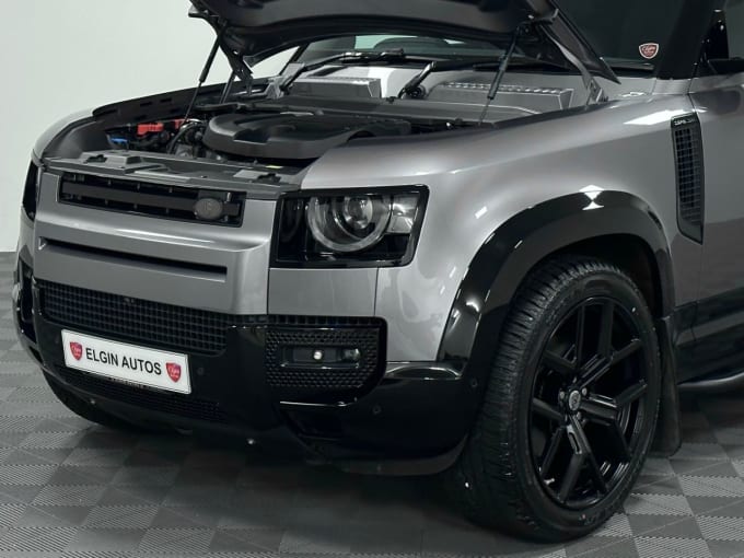 2025 Land Rover Defender 90