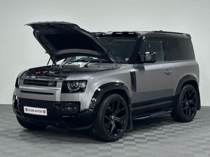 2025 Land Rover Defender 90