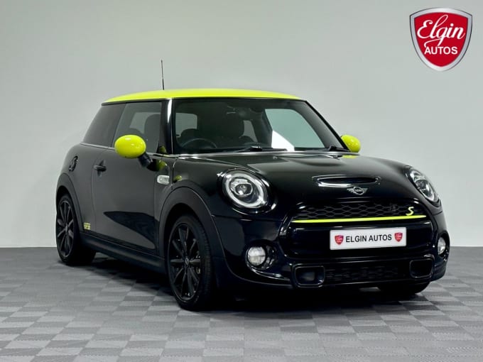 2025 Mini Hatch