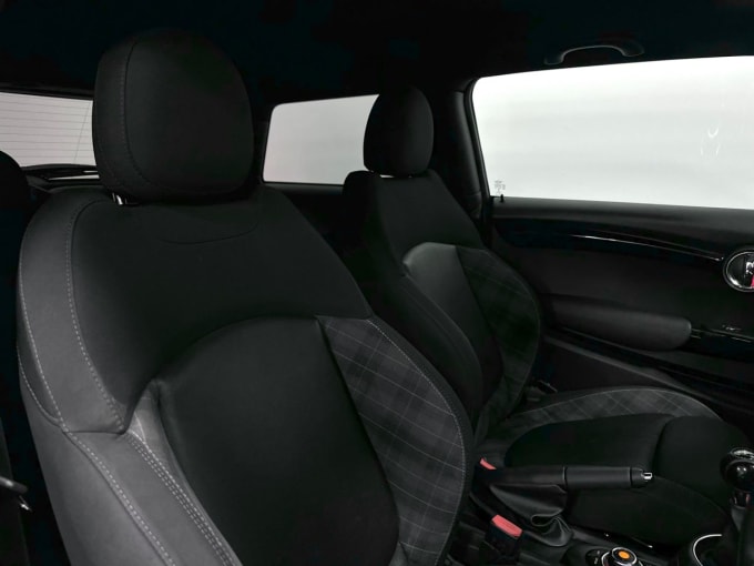 2025 Mini Hatch