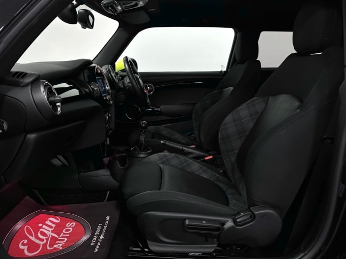 2025 Mini Hatch