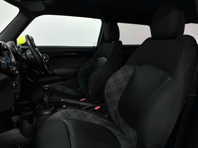 2025 Mini Hatch