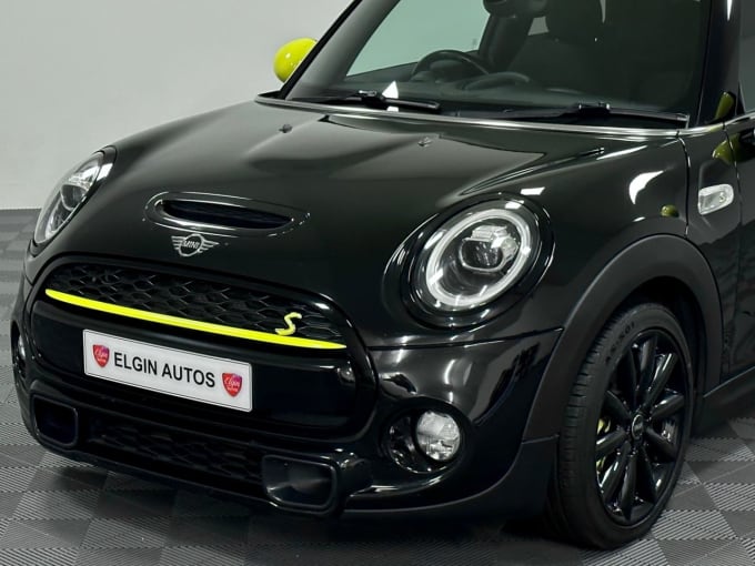 2025 Mini Hatch