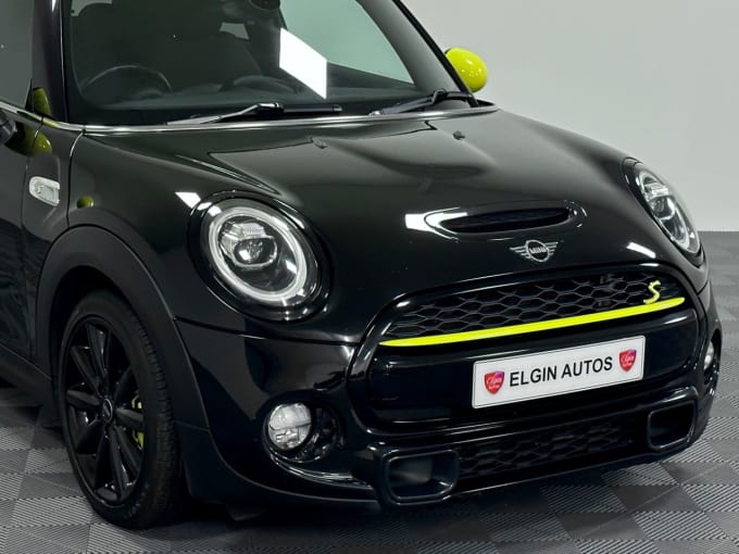 2025 Mini Hatch
