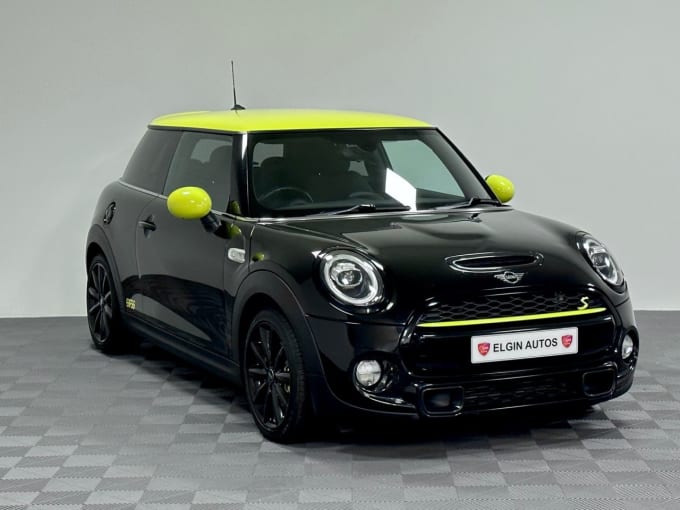 2025 Mini Hatch