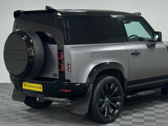 2025 Land Rover Defender 90