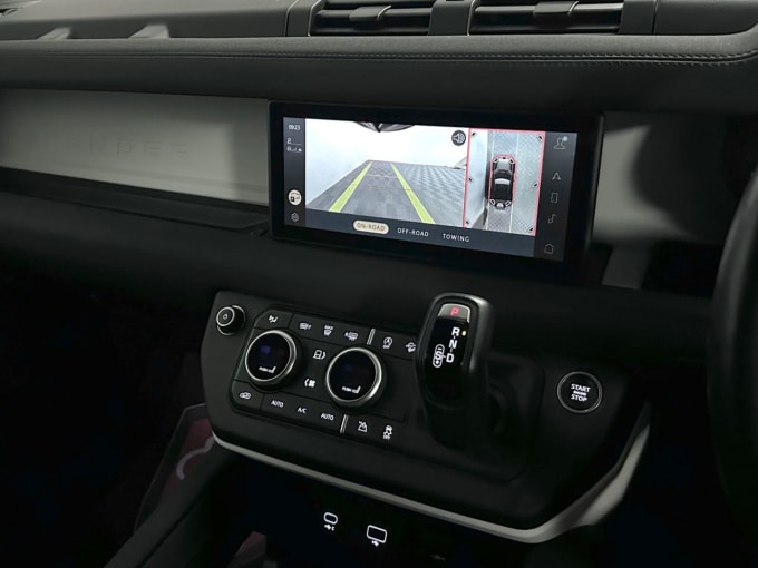 2025 Land Rover Defender 90