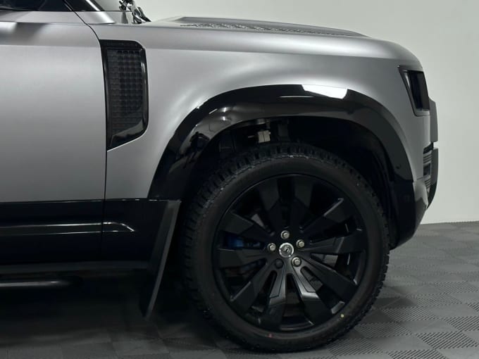 2025 Land Rover Defender 90