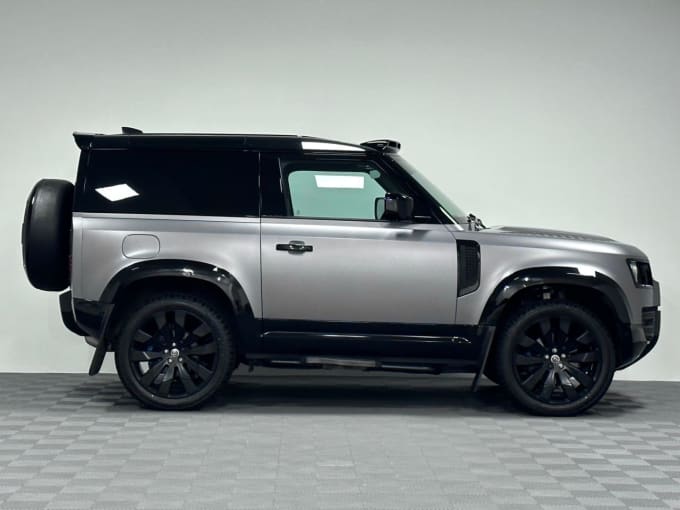 2025 Land Rover Defender 90