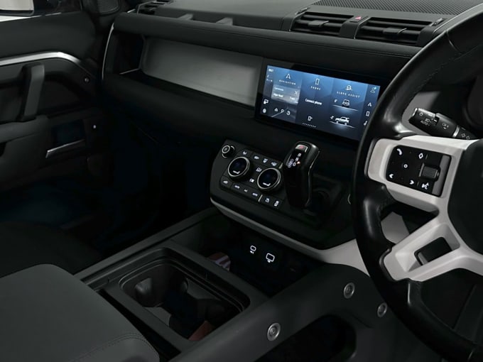 2025 Land Rover Defender 90