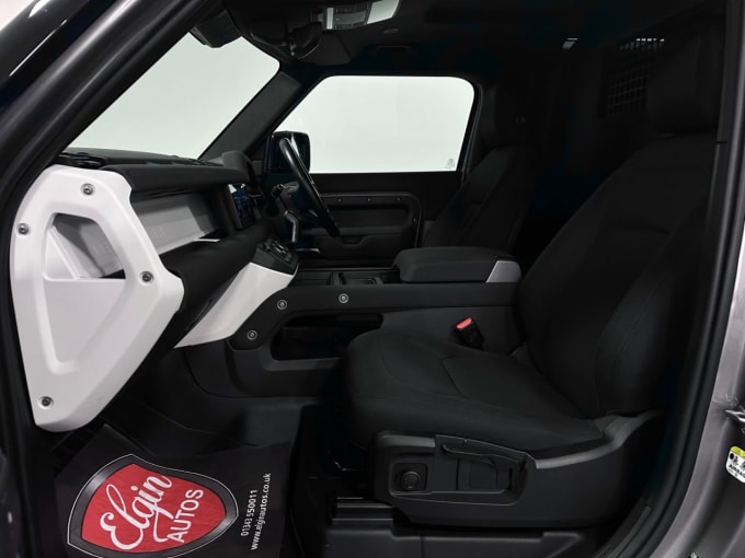 2025 Land Rover Defender 90