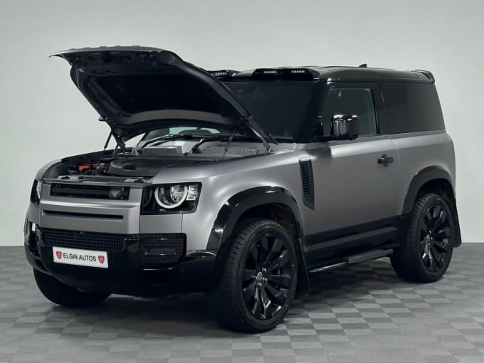 2025 Land Rover Defender 90