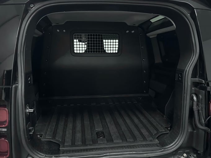 2025 Land Rover Defender 90