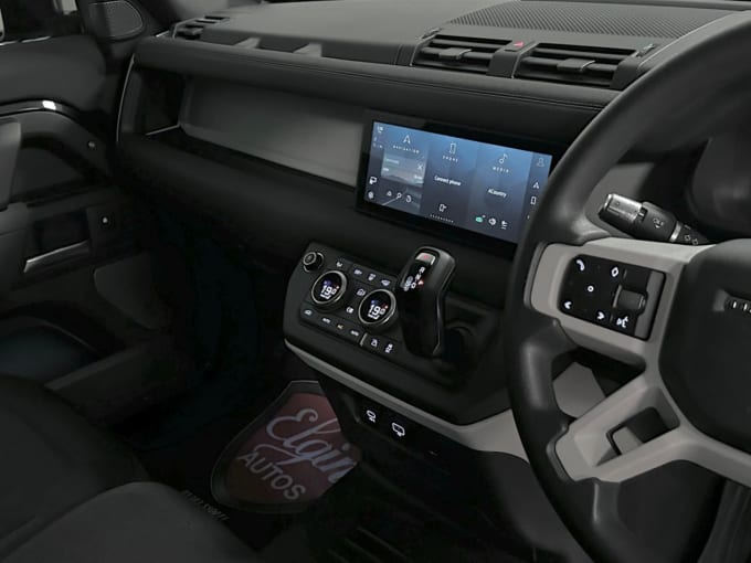 2025 Land Rover Defender 90