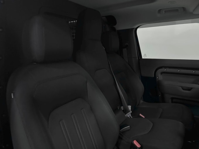 2025 Land Rover Defender 90
