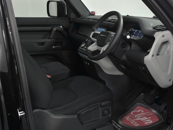 2025 Land Rover Defender 90