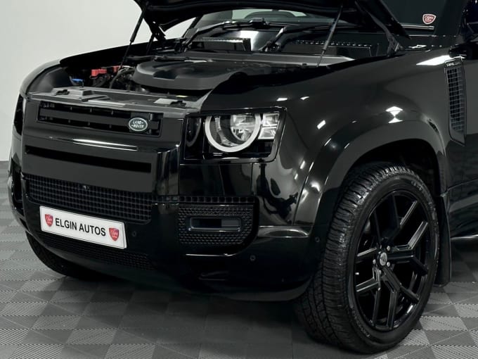 2025 Land Rover Defender 90