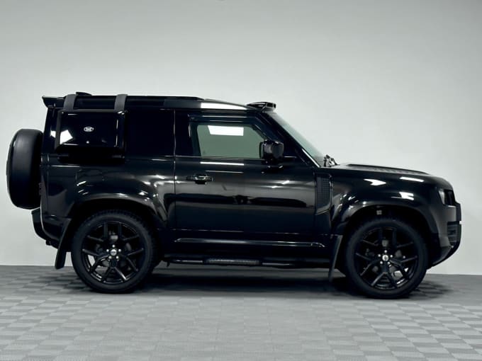 2025 Land Rover Defender 90
