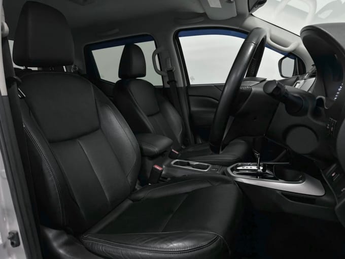 2025 Nissan Navara