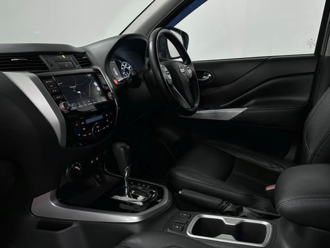 2025 Nissan Navara