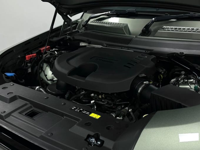 2025 Land Rover Defender 110