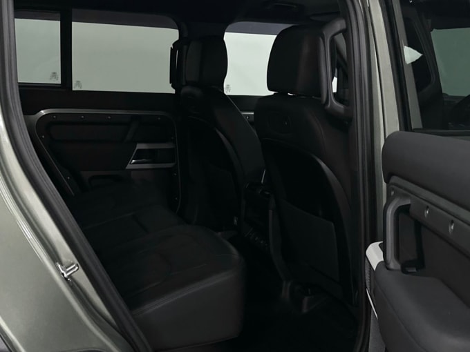 2025 Land Rover Defender 110