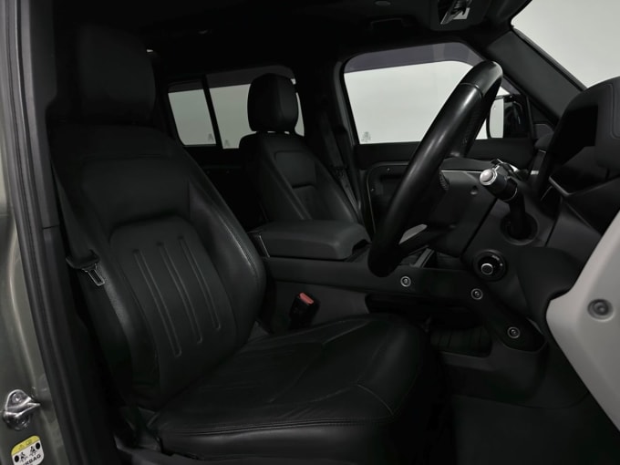 2025 Land Rover Defender 110