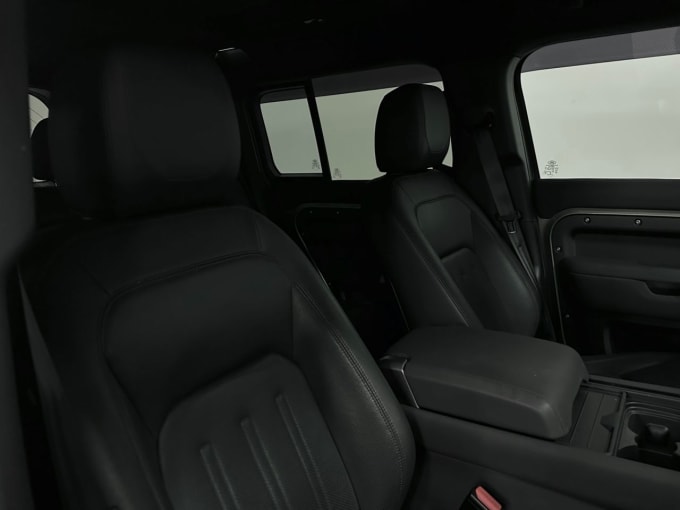 2025 Land Rover Defender 110