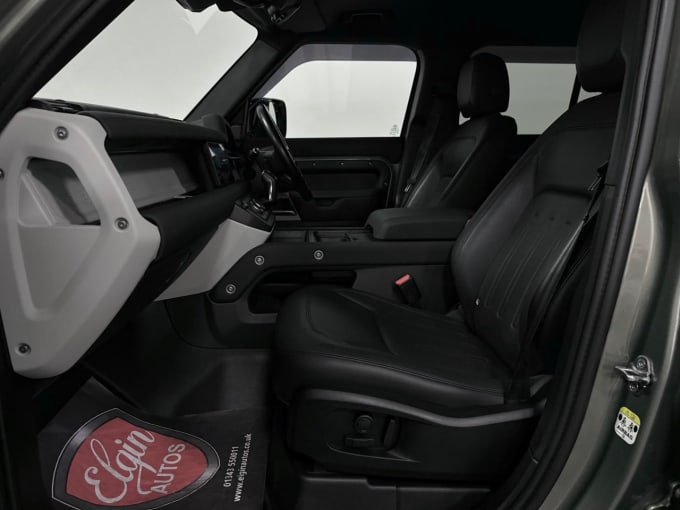 2025 Land Rover Defender 110