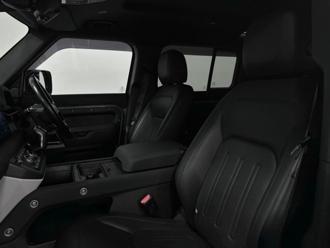 2025 Land Rover Defender 110