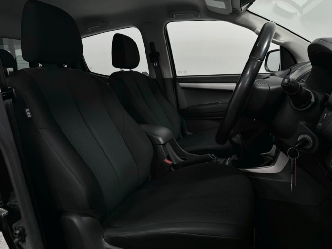 2025 Isuzu D-max