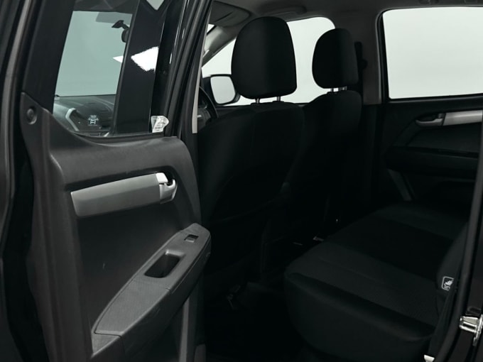 2025 Isuzu D-max