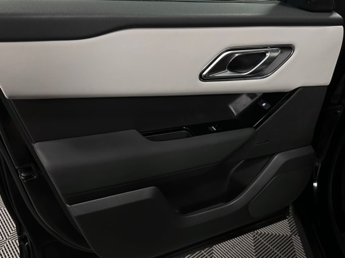 2025 Land Rover Range Rover Velar