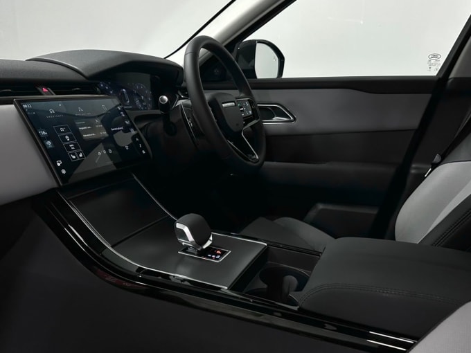 2025 Land Rover Range Rover Velar