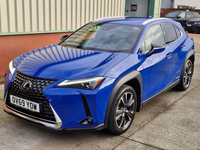 2025 Lexus Ux