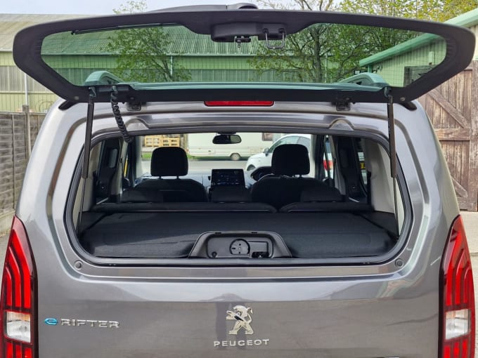 2025 Peugeot E-rifter