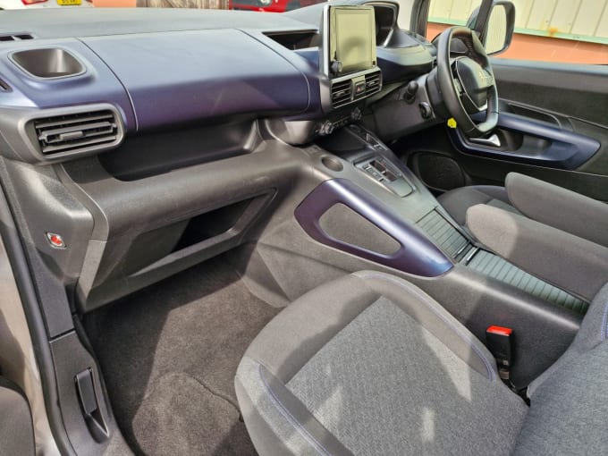 2025 Peugeot E-rifter
