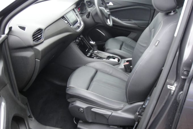 2025 Vauxhall Grandland X