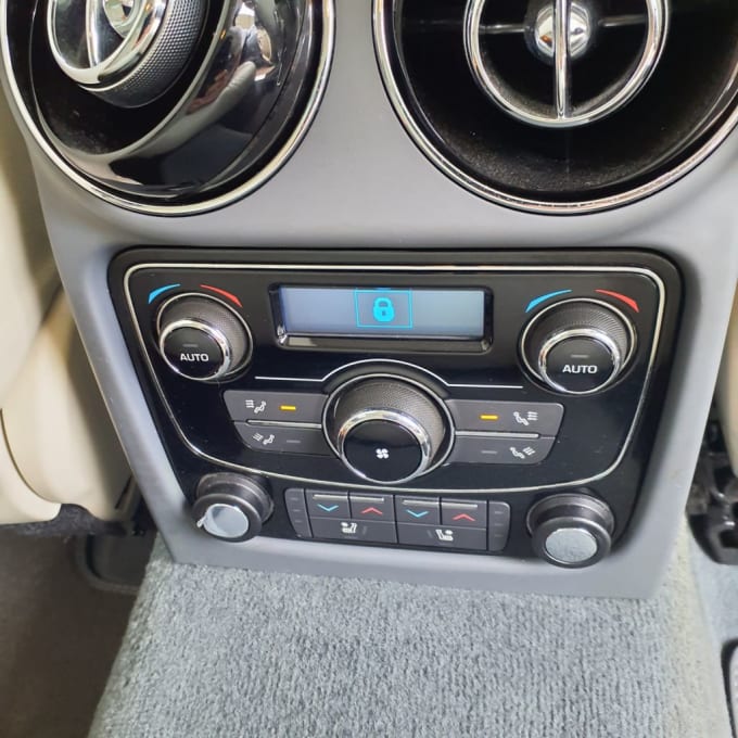 2025 Jaguar Xj