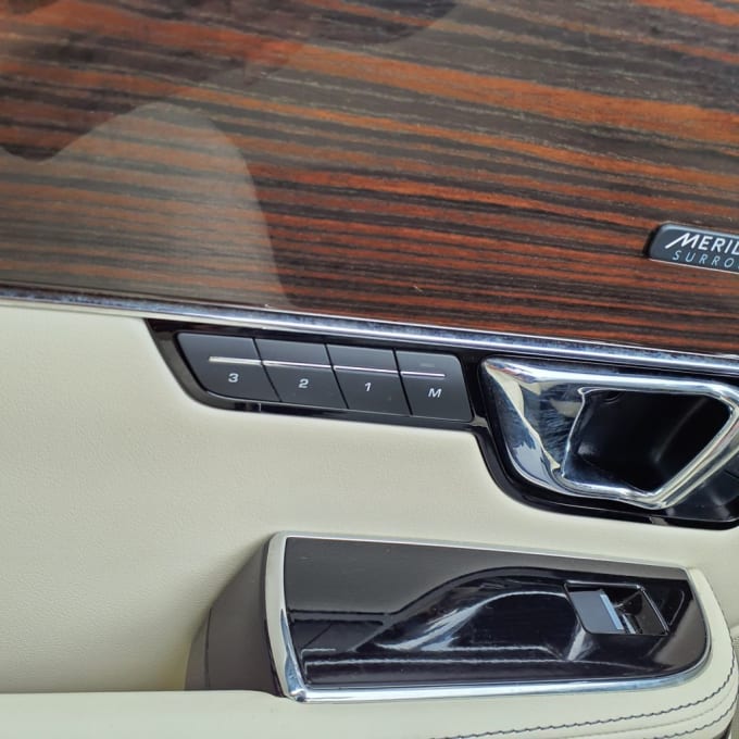 2025 Jaguar Xj